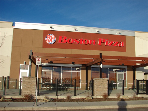 Boston Pizza.Cross Iron Mills